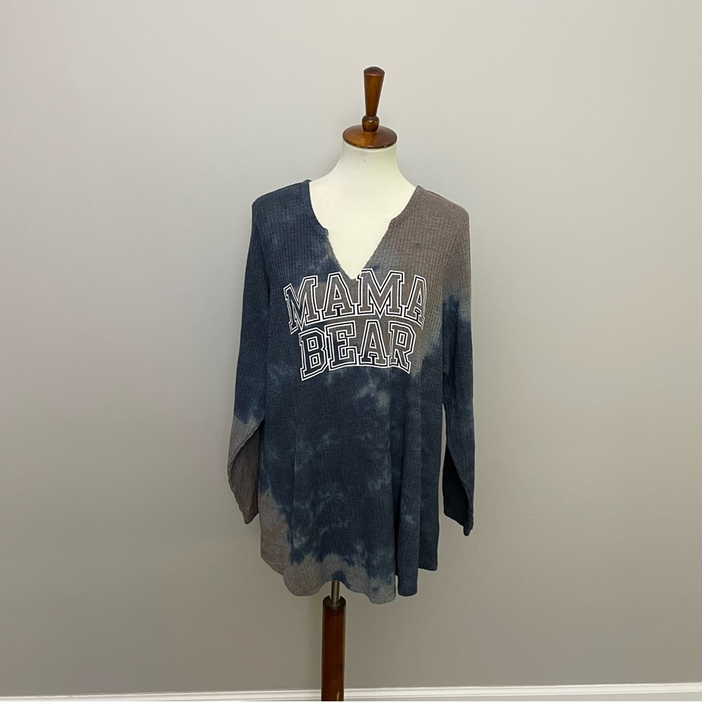 Torrid Top Tunic Waffle Knit Thermal Tie Dye Mama Bear Graphic Soft Blue Grey